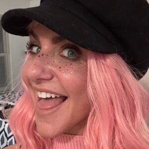 Meet your Posher, Lacy